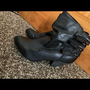Black heeled madden girl boots
